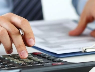 Πλειστηριασμοί και κατασχέσεις ξανά στο προσκήνιο - Κινδυνεύουν όσοι δεν ρυθμίσουν τα χρέη τους στην Εφορία